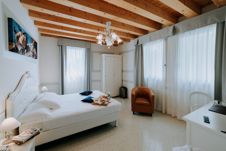 JUNIOR SUITE 2